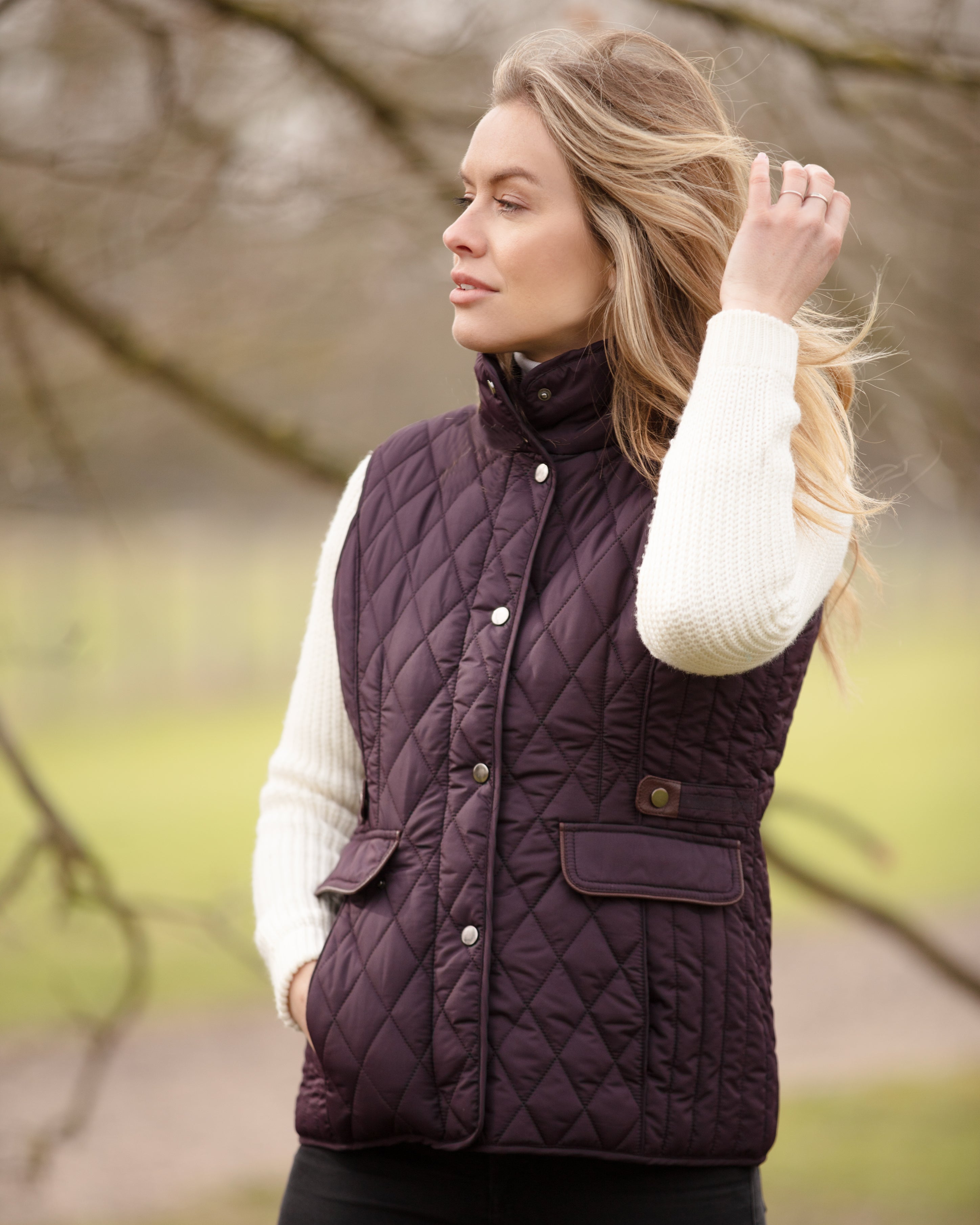 LJ001 - Ladies Maya Quilted Gilet - PLUM - Oxford Blue
