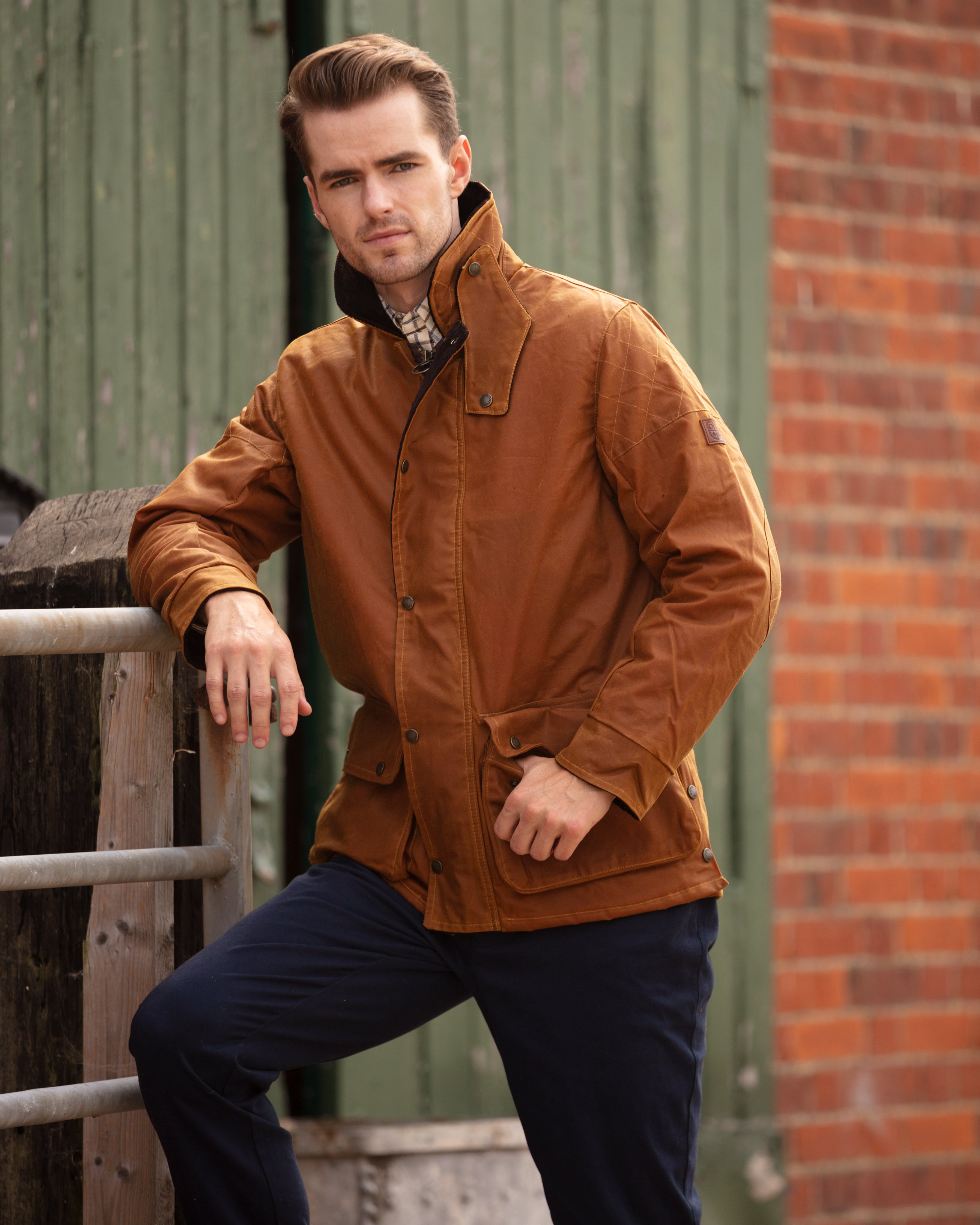 W212 - Men's Chelsea Padded Wax Antique Coat - GOLD - Oxford Blue
